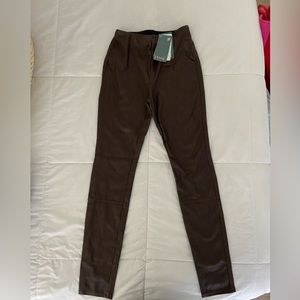 Lysse NWT Legging Size Small